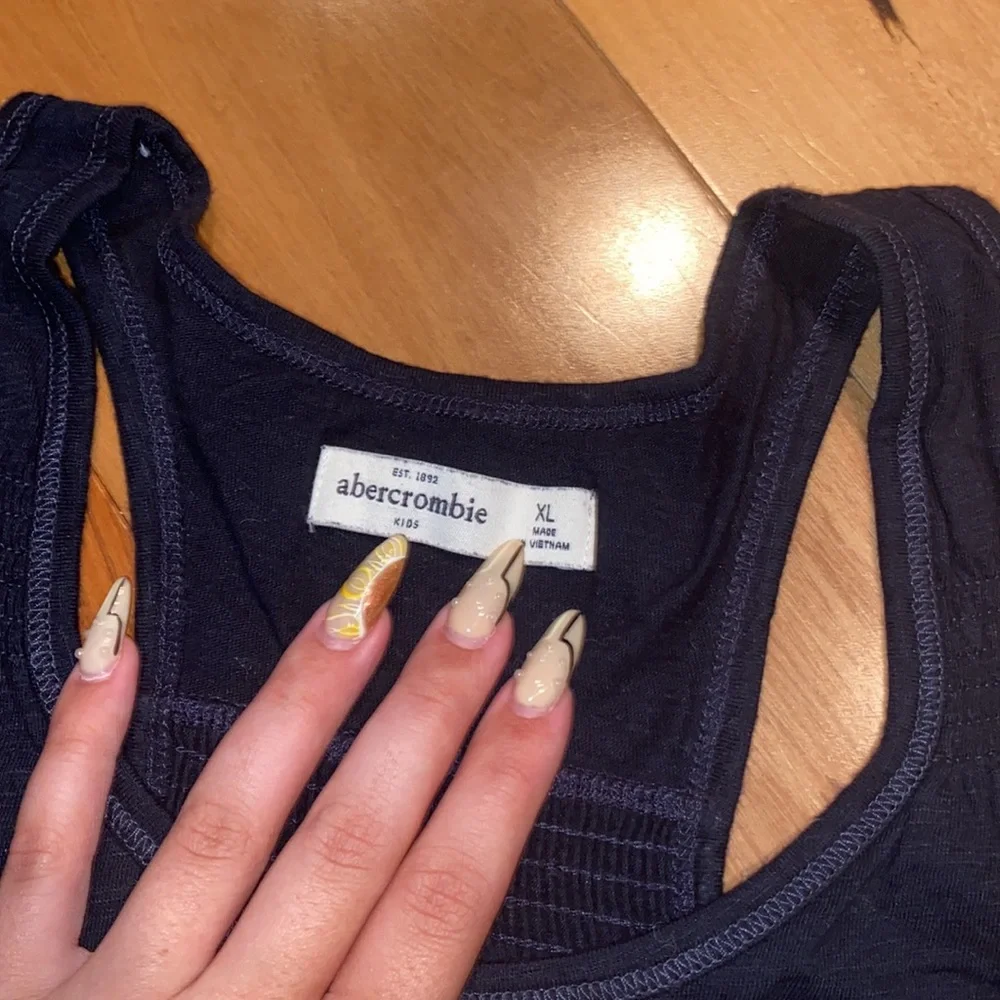 LIKE NEW- ABERCROMBIE KIDS VINTAGE FLOWY TANK- SIZE XL